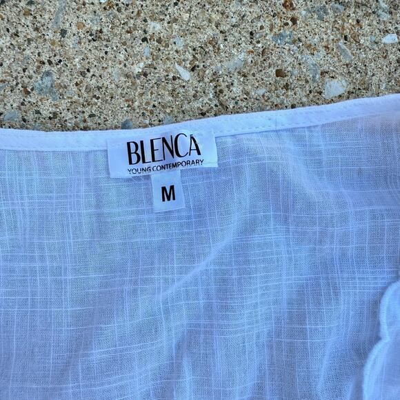 Blenca White Eyelet Embroidered Crop Top - Size M - Picture 3 of 7